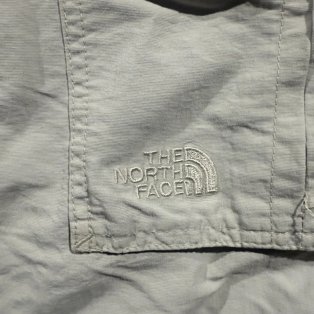 The North Face Shorts Mens 36 Gray Nylon Cargo Belted Hiking Travel Outdoor‎
